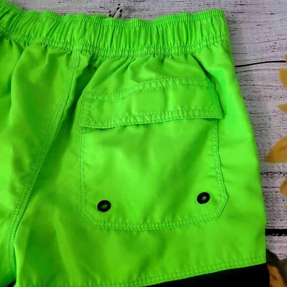 Old Navy Boys Swim Shirt and Trunks Green and Black NWOT - Picture 5 of 8